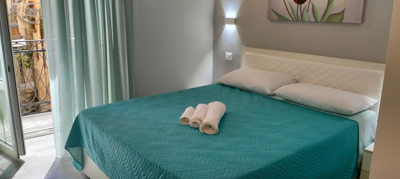 취아카 Le Vie Del Centro B&B 외부 사진